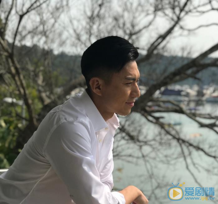 袁伟豪街拍照 袁伟豪高清写真_袁伟豪高清剧照