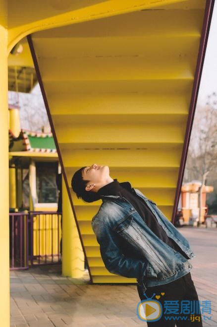 龚锐街拍写真 龚锐高清写真_龚锐高清剧照