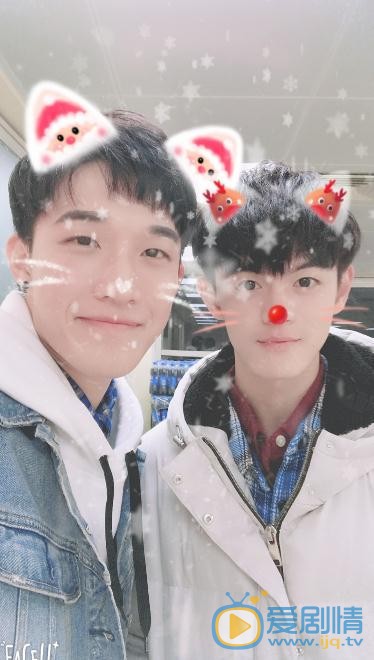龚锐与人合照 龚锐高清写真_龚锐高清剧照