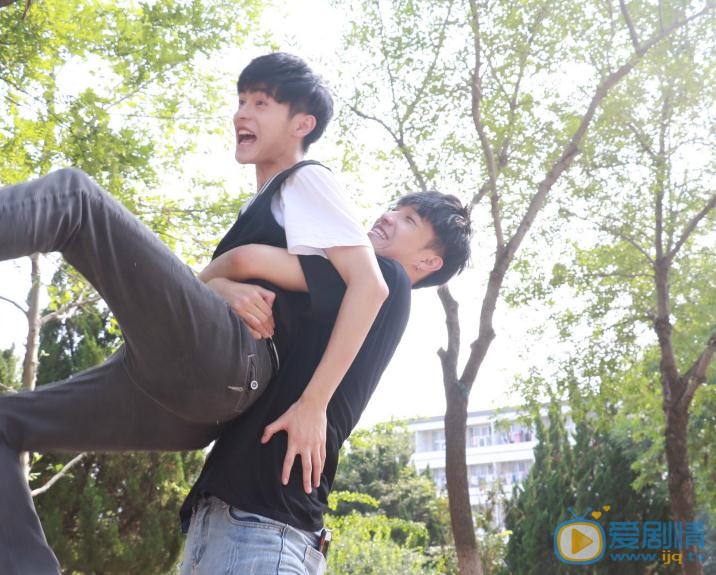 龚锐与人合照 龚锐高清写真_龚锐高清剧照