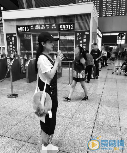 苗圃素颜生活照 苗圃高清写真_苗圃高清剧照