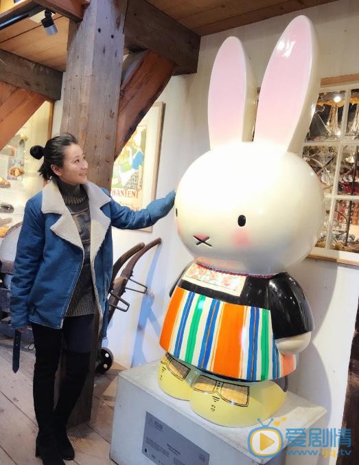 苗圃素颜生活照 苗圃高清写真_苗圃高清剧照