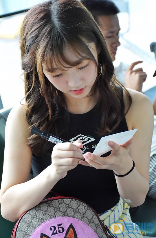 范薇生活照 范薇高清写真_范薇高清剧照