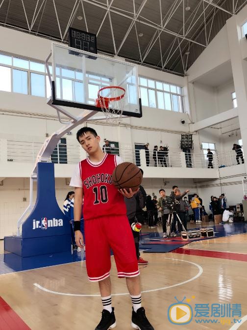 吴瑞淞篮球照 吴瑞淞高清写真_吴瑞淞高清剧照