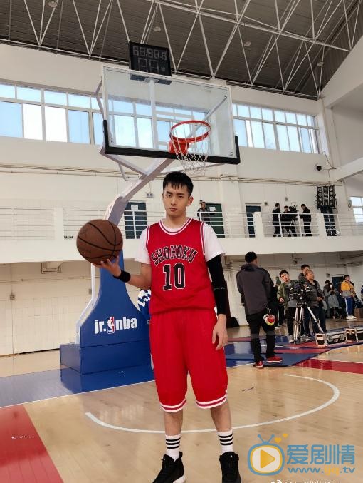 吴瑞淞篮球照 吴瑞淞高清写真_吴瑞淞高清剧照