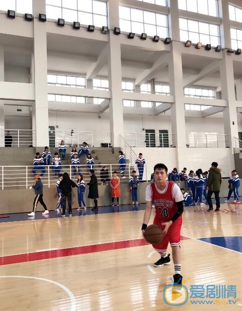吴瑞淞篮球照 吴瑞淞高清写真_吴瑞淞高清剧照