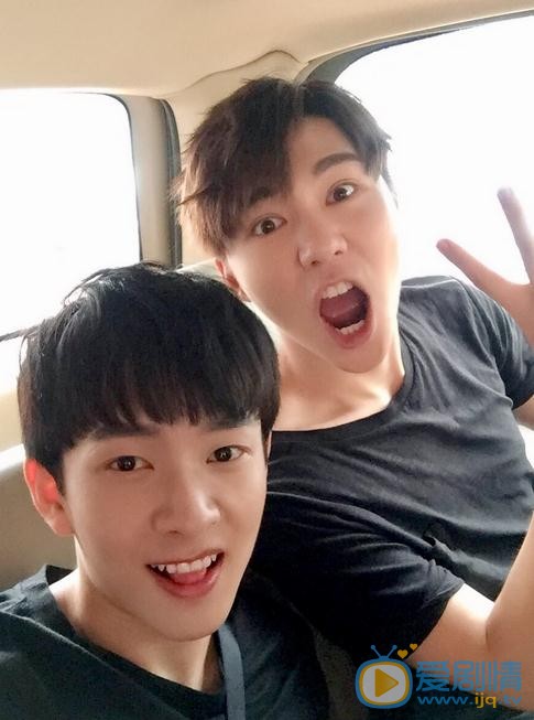 吴瑞淞与人合照 吴瑞淞高清写真_吴瑞淞高清剧照