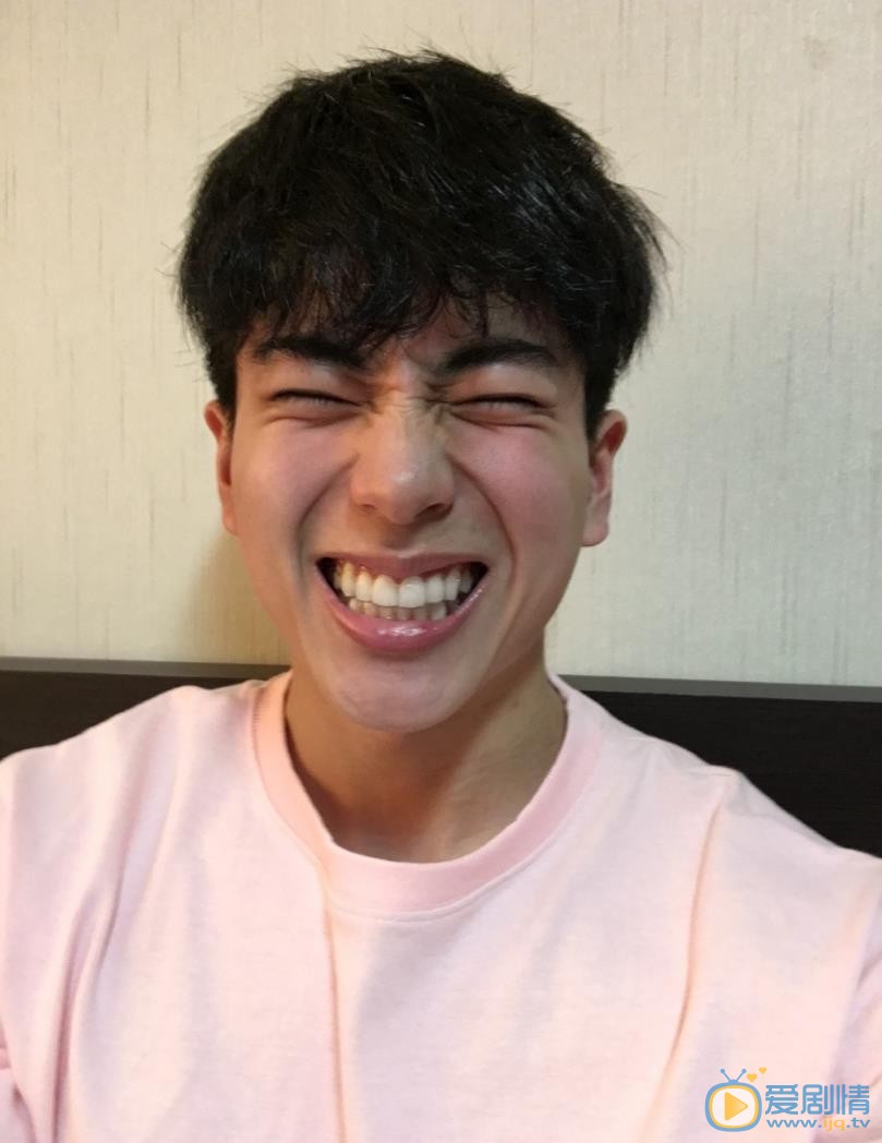 查侬散顶腾古搞怪合集 查侬散顶腾古高清写真_查侬散顶腾古高清剧照