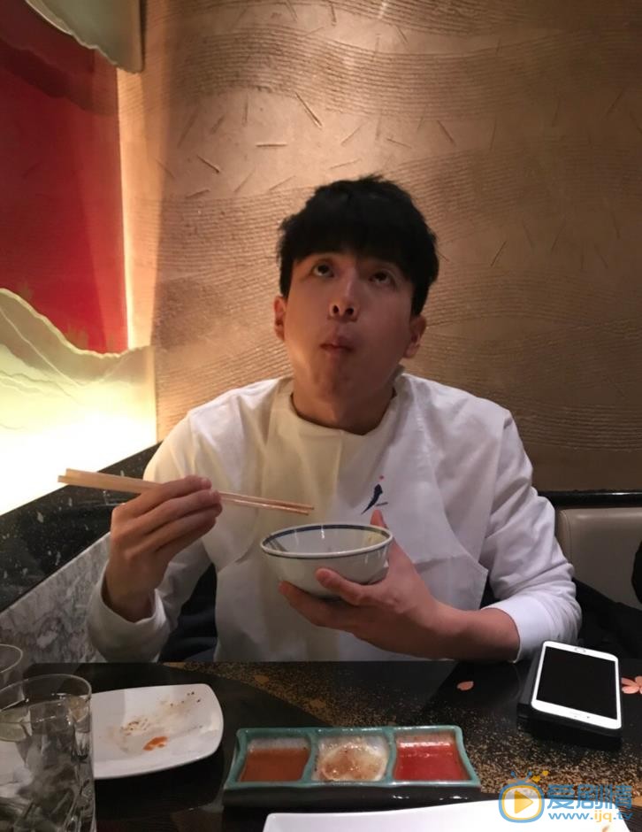 查侬散顶腾古搞怪合集 查侬散顶腾古高清写真_查侬散顶腾古高清剧照