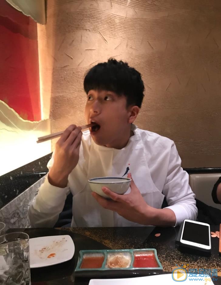 查侬散顶腾古搞怪合集 查侬散顶腾古高清写真_查侬散顶腾古高清剧照