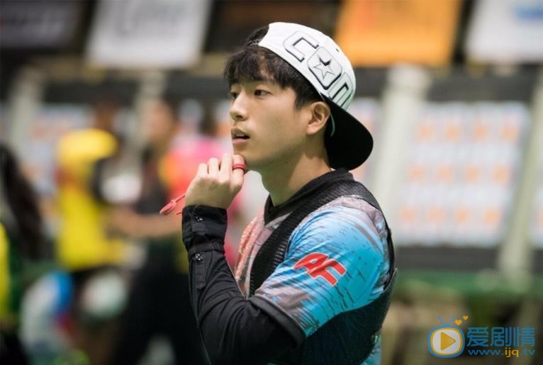 查侬散顶腾古剧照合集 查侬散顶腾古高清写真_查侬散顶腾古高清剧照