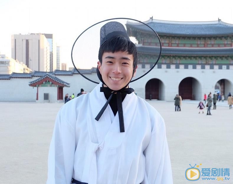 查侬散顶腾古生活照 查侬散顶腾古高清写真_查侬散顶腾古高清剧照