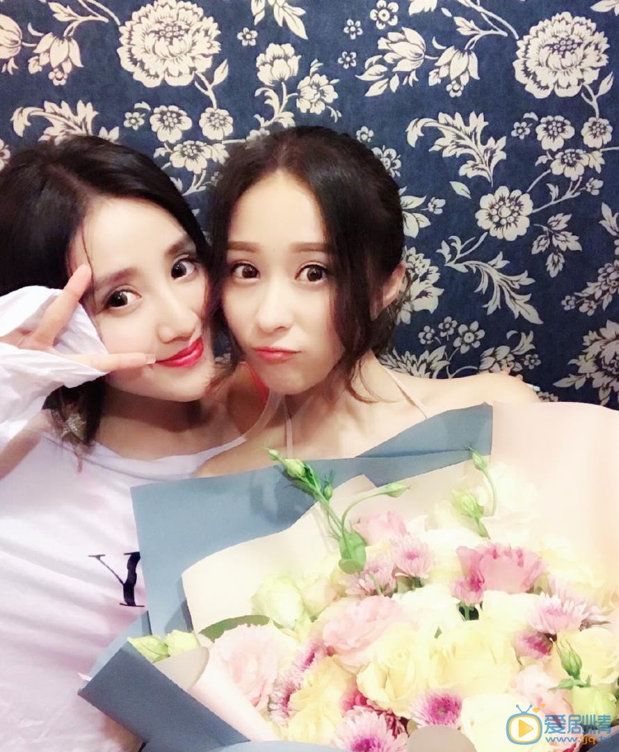 任婉婧闺蜜合照 任婉婧高清写真_任婉婧高清剧照