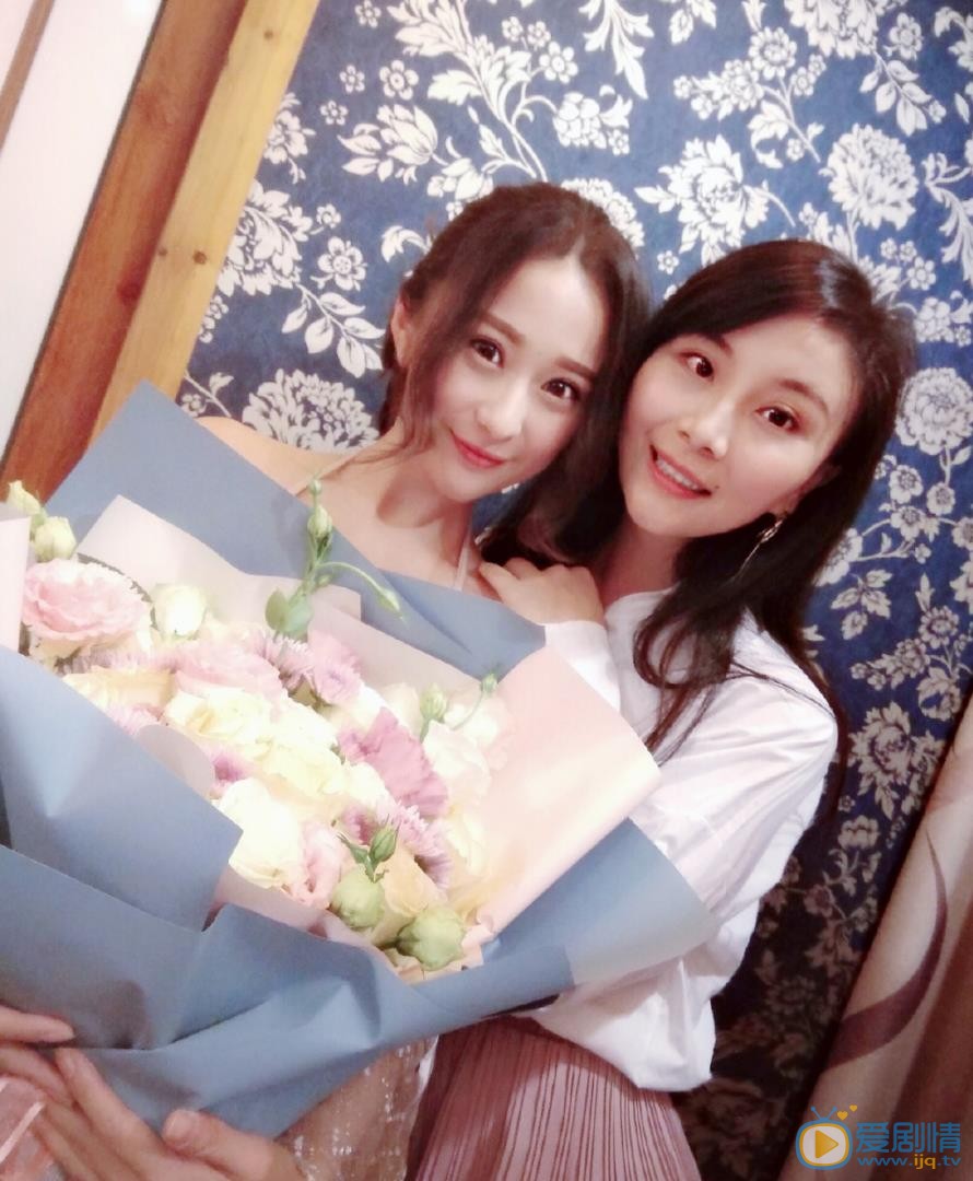 任婉婧闺蜜合照 任婉婧高清写真_任婉婧高清剧照
