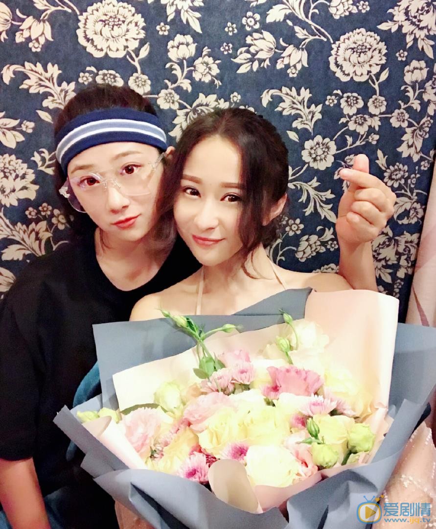 任婉婧闺蜜合照 任婉婧高清写真_任婉婧高清剧照