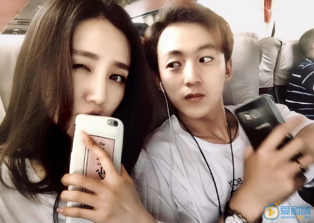 任婉婧与人合照 任婉婧高清写真_任婉婧高清剧照