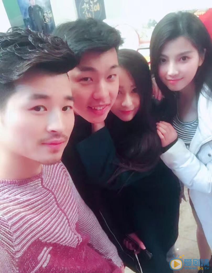 任婉婧与人合照 任婉婧高清写真_任婉婧高清剧照