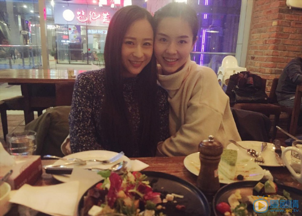 任婉婧与人合照 任婉婧高清写真_任婉婧高清剧照