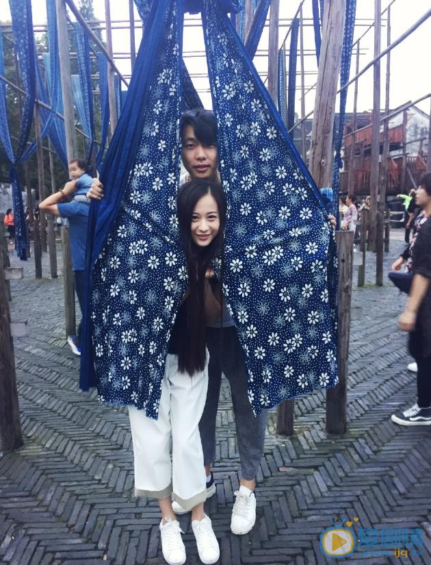 任婉婧与人合照 任婉婧高清写真_任婉婧高清剧照