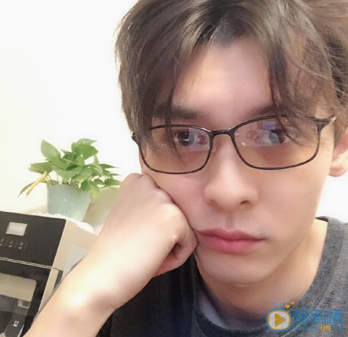 卫延侃生活照 卫延侃高清写真_卫延侃高清剧照