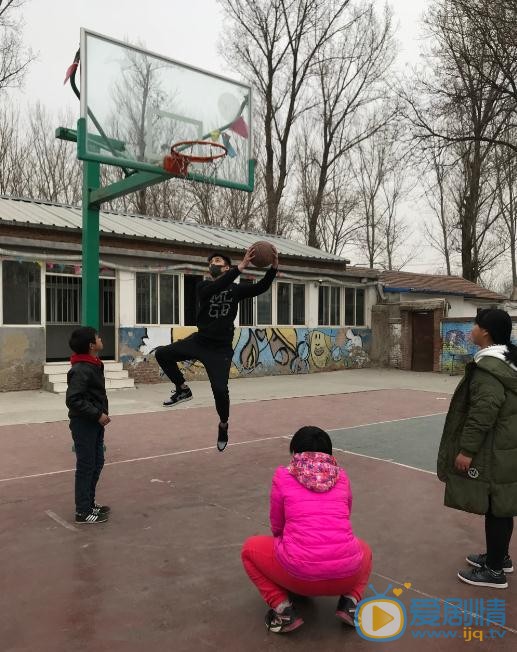 孙子航公益照 孙子航高清写真_孙子航高清剧照