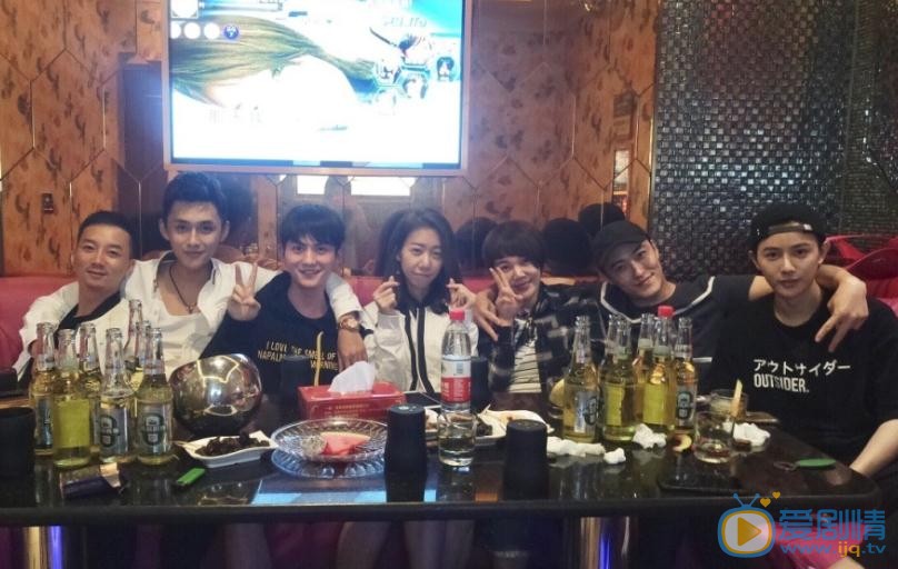 孙子航与人合照 孙子航高清写真_孙子航高清剧照