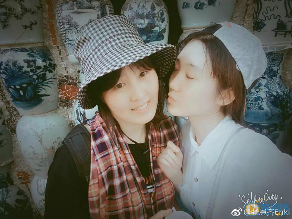 张恩齐家人合照 张恩齐高清写真_张恩齐高清剧照