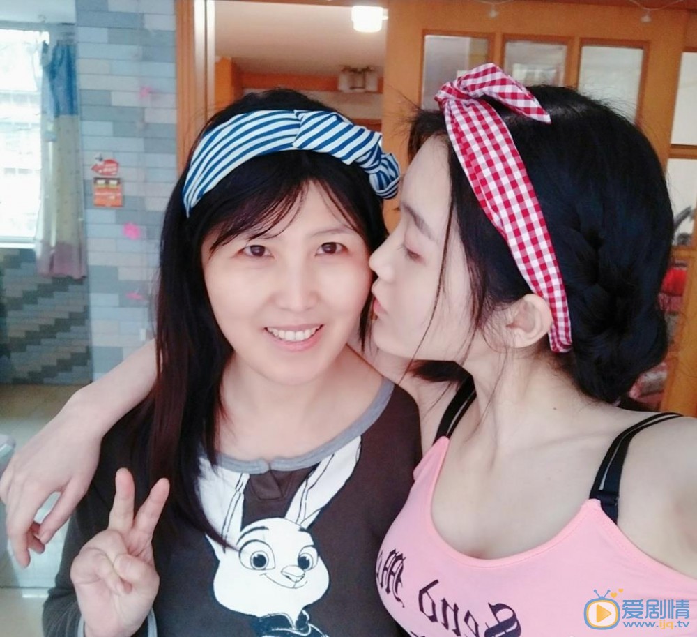张恩齐家人合照 张恩齐高清写真_张恩齐高清剧照