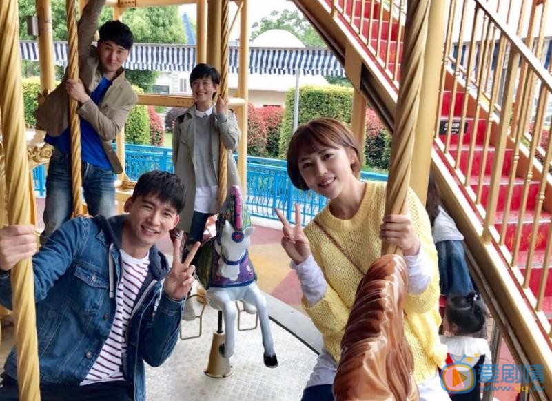 王璇与人合照 王璇高清写真_王璇高清剧照