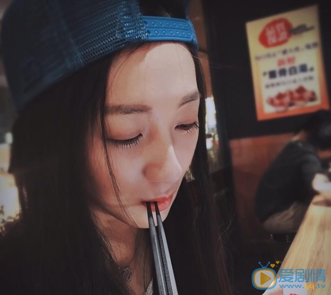 周宸佳生活照 周宸佳高清写真_周宸佳高清剧照