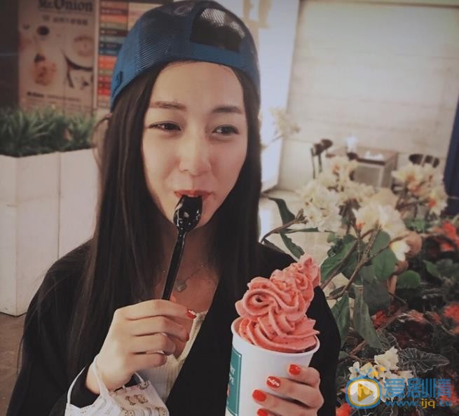 周宸佳生活照 周宸佳高清写真_周宸佳高清剧照