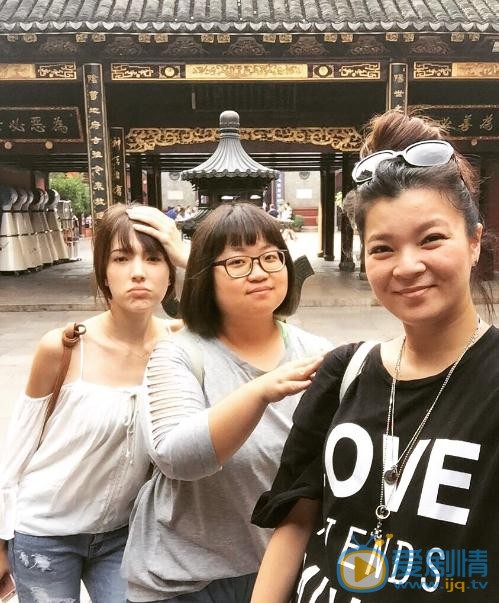 许玮甯与人合照 许玮甯高清写真_许玮甯高清剧照
