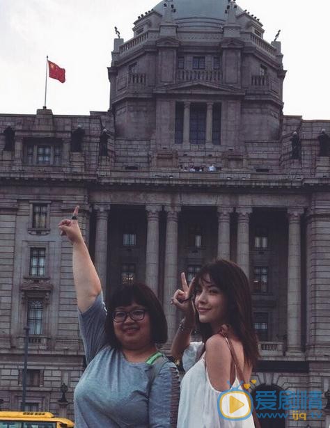 许玮甯与人合照 许玮甯高清写真_许玮甯高清剧照