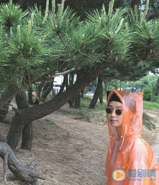 郑英辰生活照 郑英辰高清写真_郑英辰高清剧照