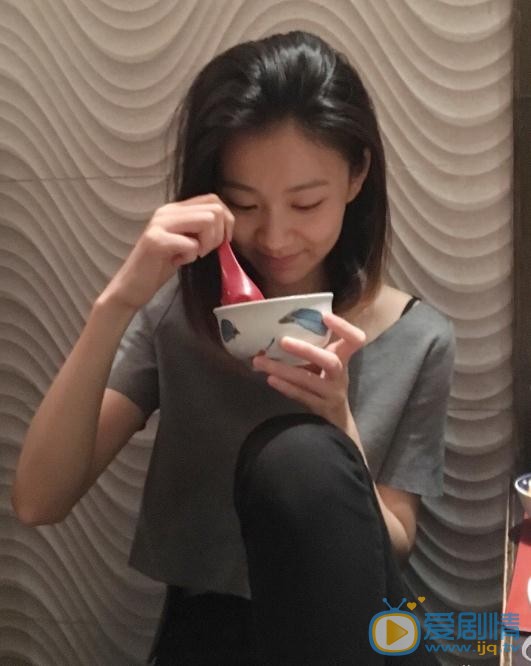 郑英辰生活照 郑英辰高清写真_郑英辰高清剧照