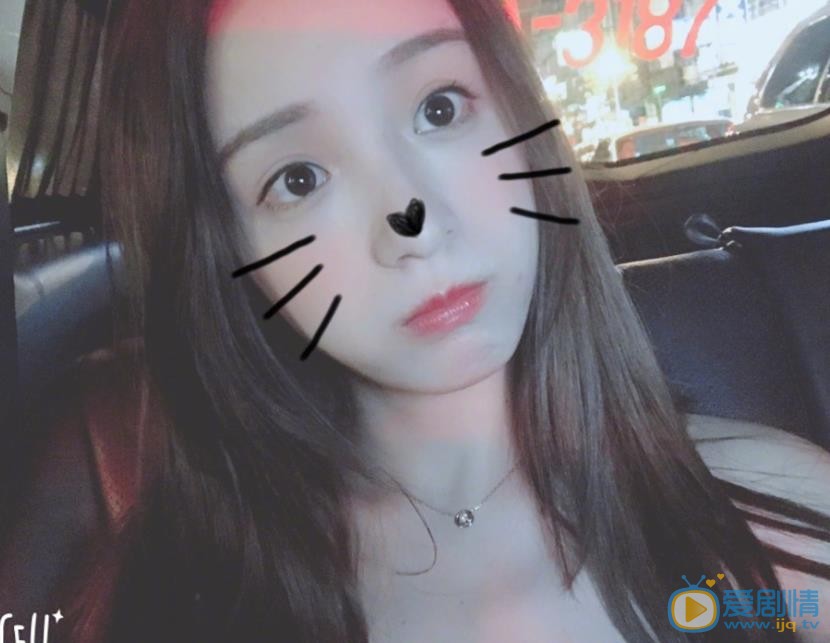 周二珂卖萌照 周二珂高清写真_周二珂高清剧照