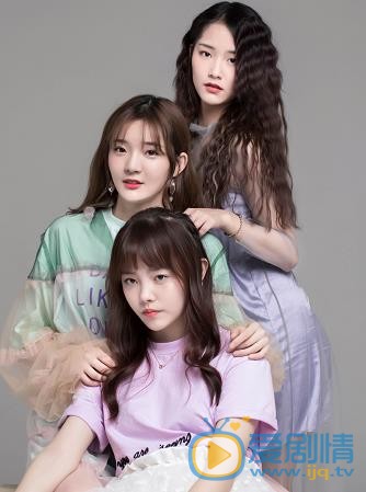 大王晴与人合照 大王晴高清写真_大王晴高清剧照