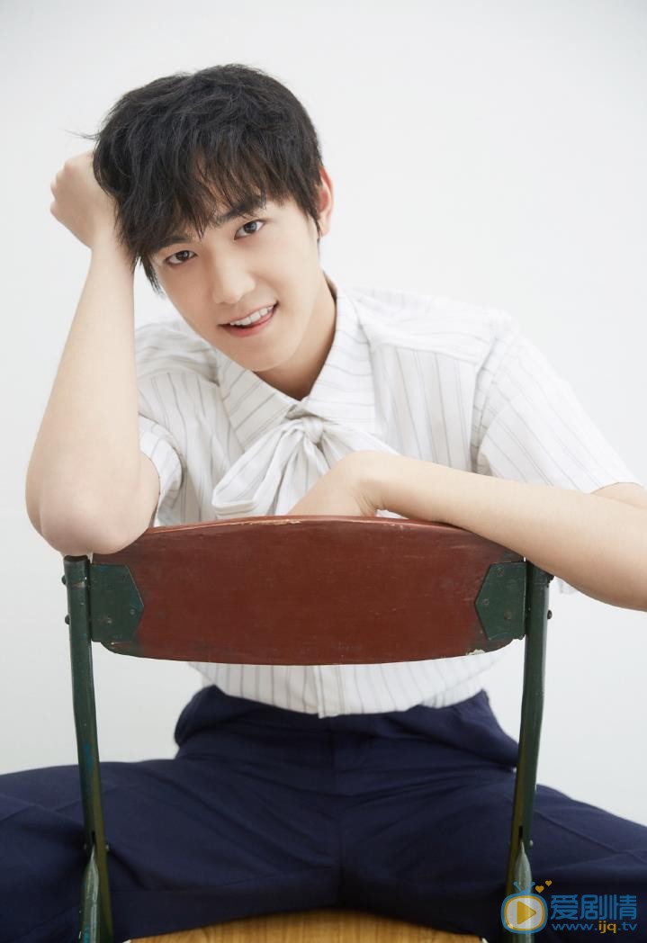 游泳先生蓝天是谁扮演的？蓝天扮演者严禹豪个人资料、写真及生活照欣赏