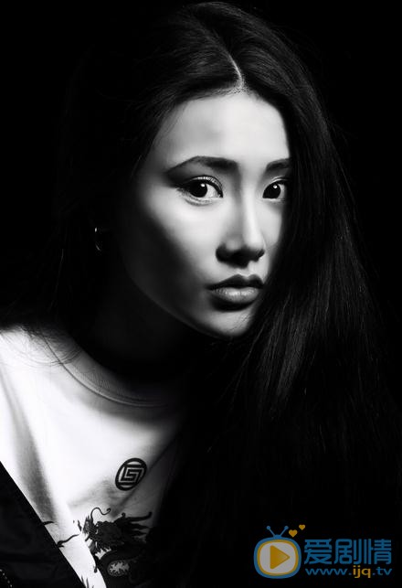 游千惠黑色写真 游千惠高清写真_游千惠高清剧照