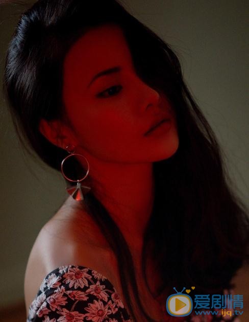 游千惠黑色写真 游千惠高清写真_游千惠高清剧照