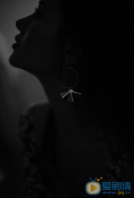 游千惠黑色写真 游千惠高清写真_游千惠高清剧照