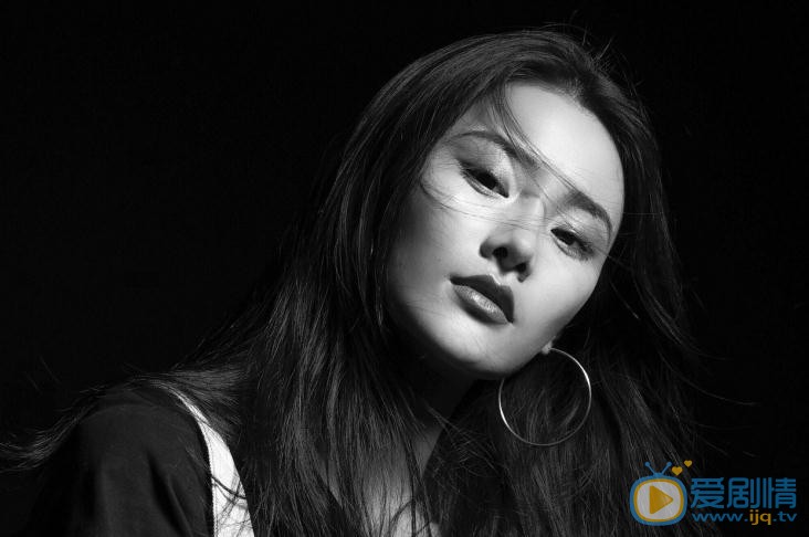 游千惠黑色写真 游千惠高清写真_游千惠高清剧照