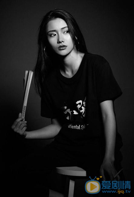 游千惠黑色写真 游千惠高清写真_游千惠高清剧照