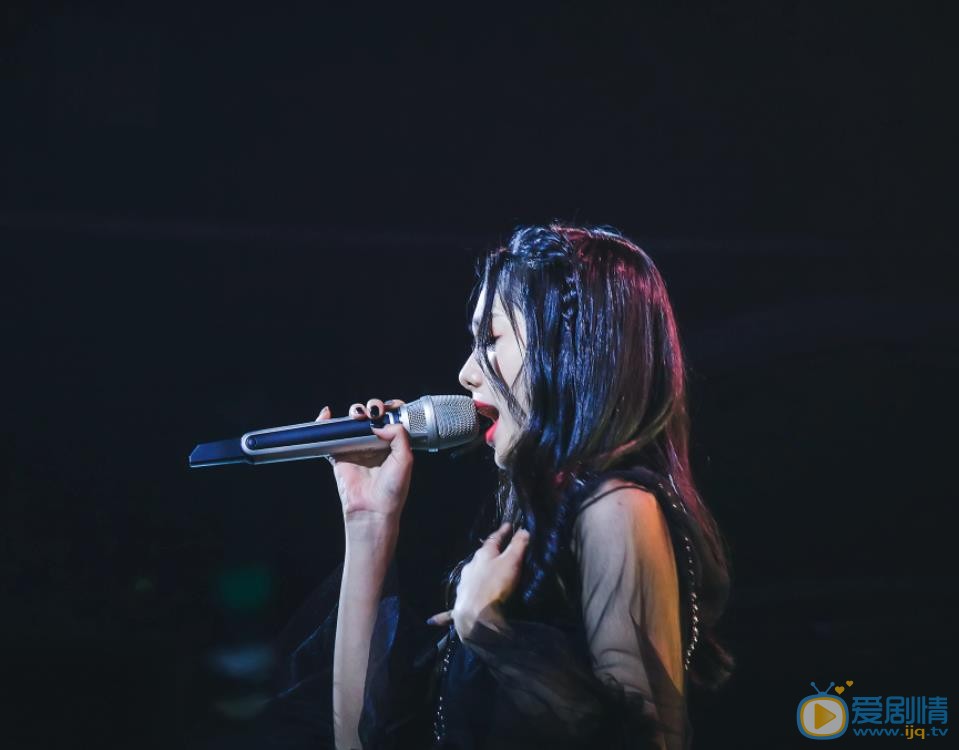 李紫婷舞台照 李紫婷高清写真_李紫婷高清剧照
