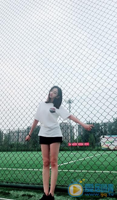 依莎生活照 依莎高清写真_依莎高清剧照