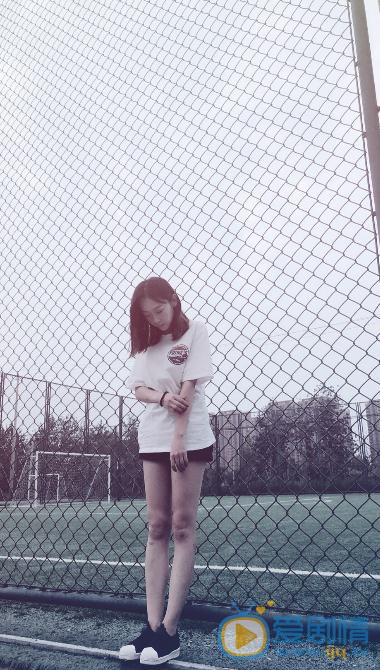 依莎生活照 依莎高清写真_依莎高清剧照