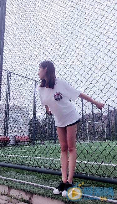 依莎生活照 依莎高清写真_依莎高清剧照