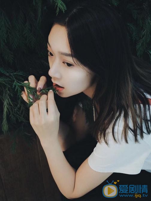 依莎写真 依莎高清写真_依莎高清剧照