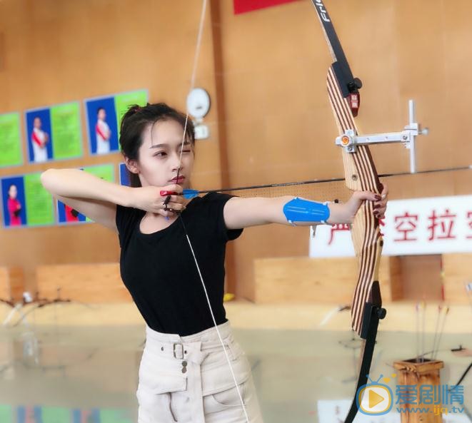 依莎生活照 依莎高清写真_依莎高清剧照