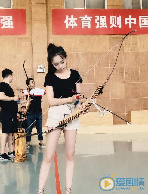 依莎生活照 依莎高清写真_依莎高清剧照